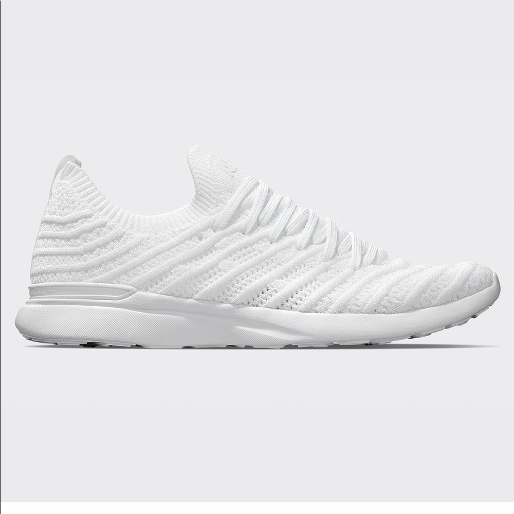APL Shoes techloom wave
